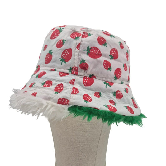 Reversible strawberry bucket hat - red green white fur